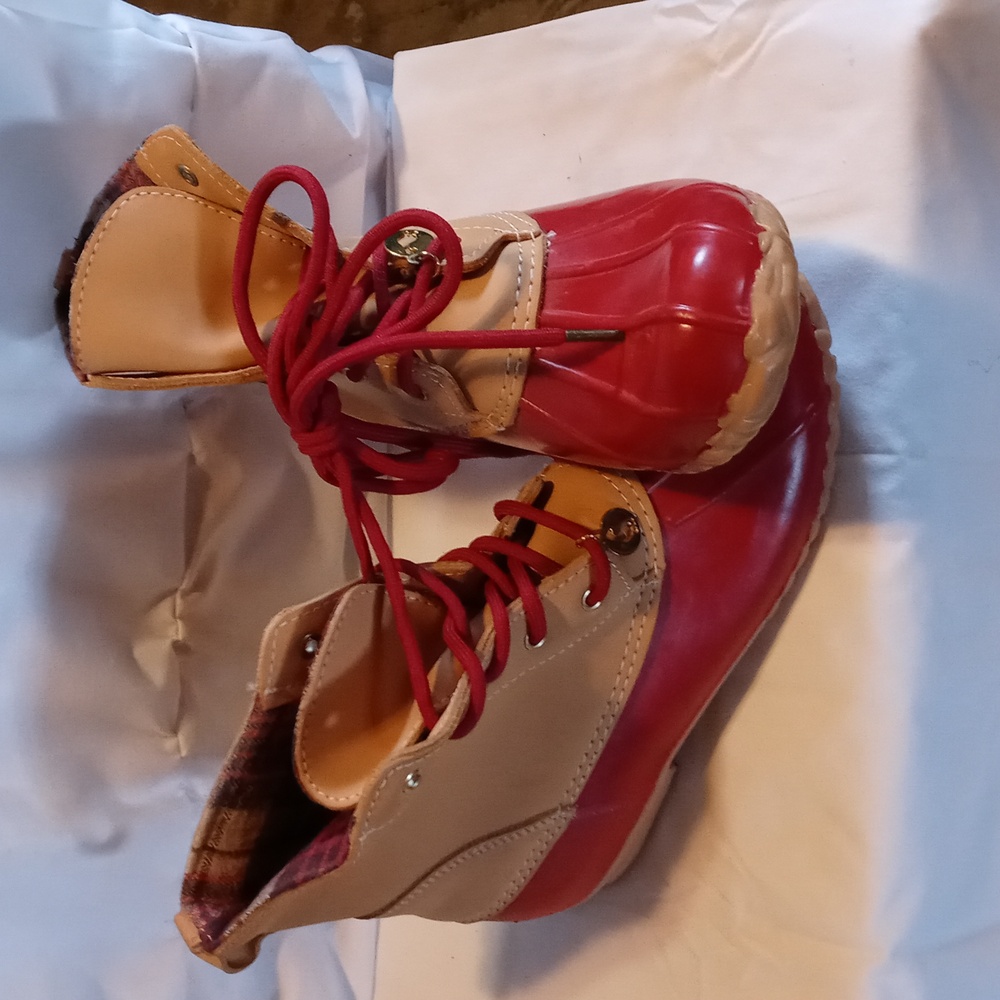 Sporto Duck Dylan Style Sz.9M Reb,Tan New condition no tags or box